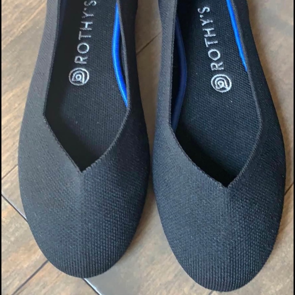 Rothys Round toe flat